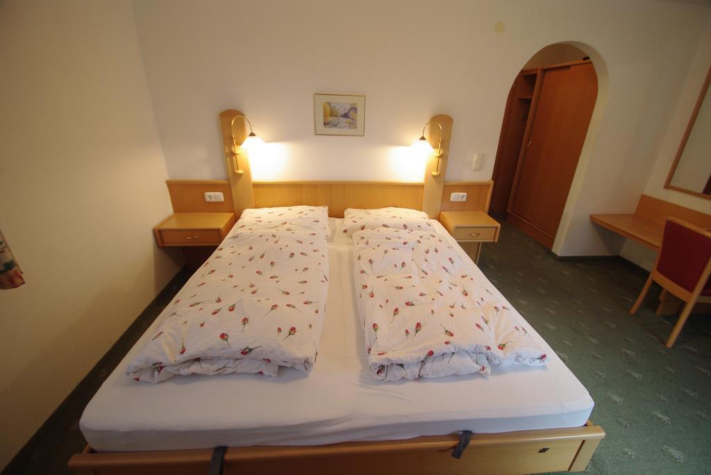 Gasthof Schonblick Hotel Russbach am Pass Gschuett Luaran gambar