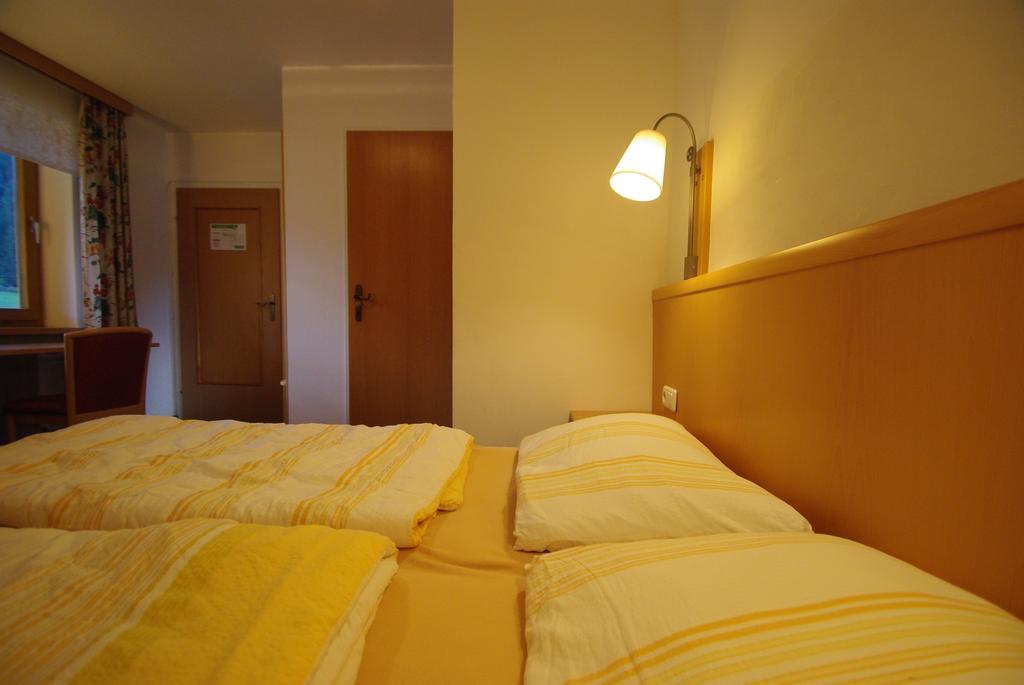 Gasthof Schonblick Hotel Russbach am Pass Gschuett Luaran gambar