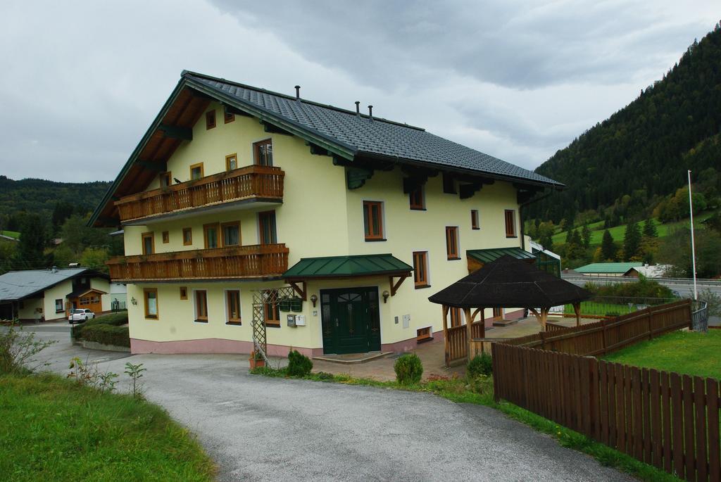 Gasthof Schonblick Hotel Russbach am Pass Gschuett Luaran gambar